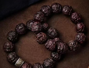 Auspicious Beast Carved Bracelet