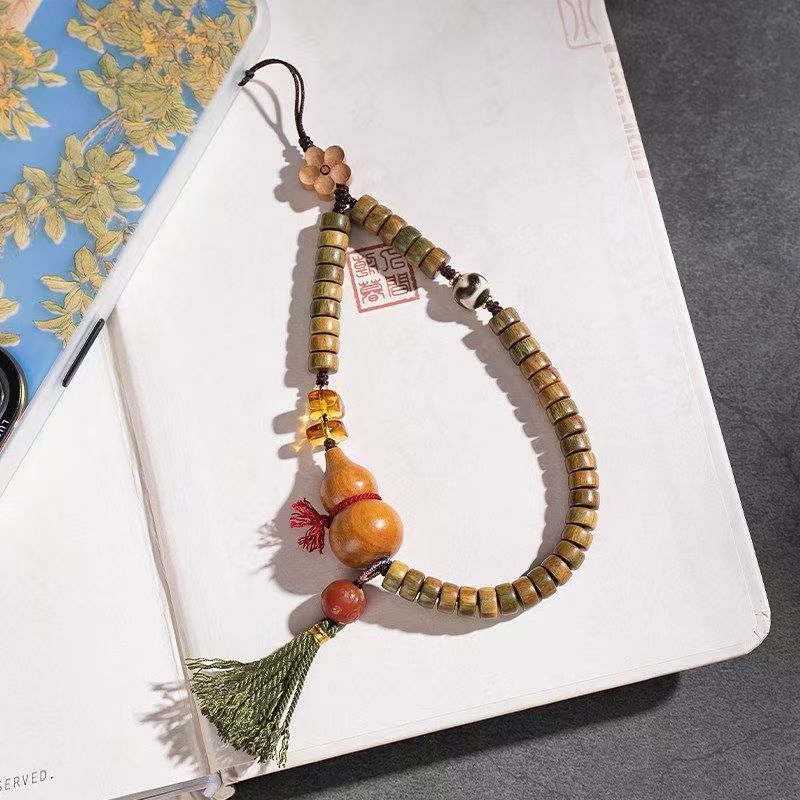 Green Sandalwood Gourd Tassel Pendant